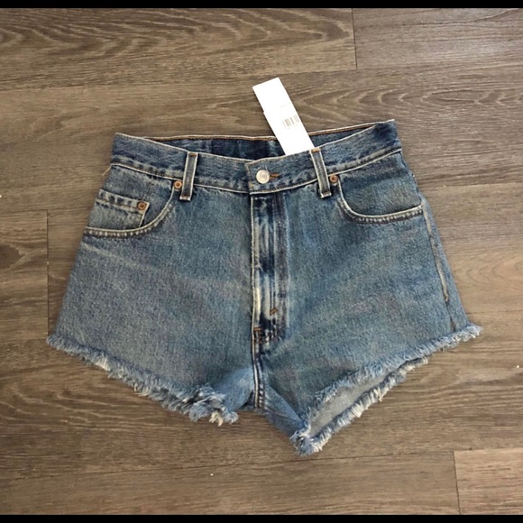 Urban Outfitters Vintage Levi’s shorts - Picture 2 of 2